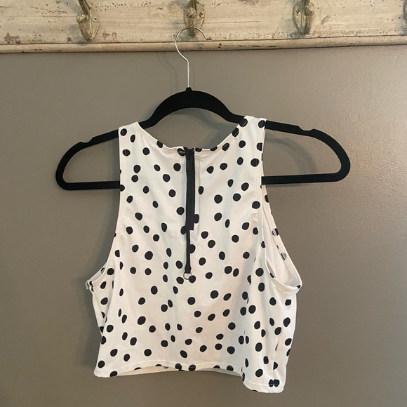 NWT Beach Betty Crop rash guard bikini top with zipper back. Size MED polka dot - Picture 4 of 6